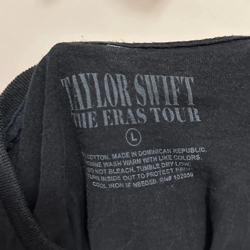 Taylor Swift | The Eras Tour Evermore Era Photo Black T-Shirt Size Large - Picture 4 of 4